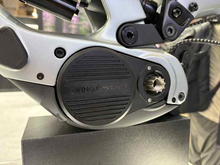 Da isser: Der Avinox Motor mit integriertem Getriebe als Studie. Sieht verhältnismäßig kompakt aus.