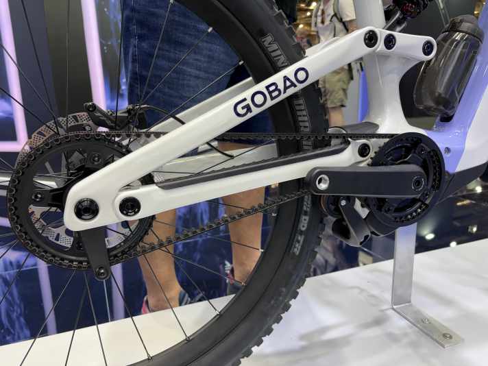 Gobao zeigt ein E-Mountainbike mit dem X1P, Riemenantrieb und entnehmbaren 800 Wh-Akku. In Serie wird es dieses Bike vermutlich nicht geben.