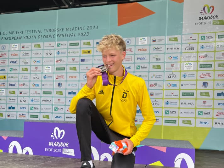 Elias Hückmann, overjoyed with winning the silver medal at the EYOF.