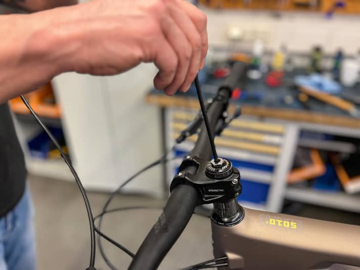 7 Connect cables at the front