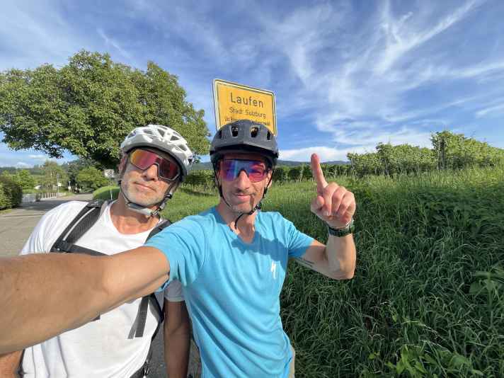 Mum is delighted: the boys are about to come home. #GravelnStattLaufen.