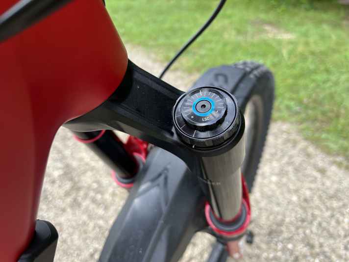 Man gönnt sich ja sonst nix. Die Rockshox Lyrik Ultimate arbeitet in der Front...