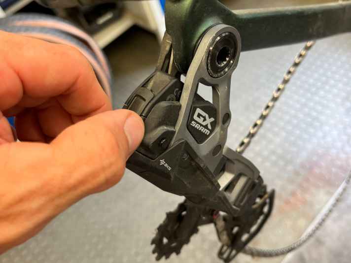 Besser noch mal laden. Die Akkus der Sram GX AXS Schaltung.