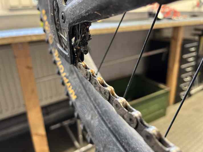 Ideally, different weather conditions require different products. But anything is better than a dry chain with flash rust, as shown here in the photo.