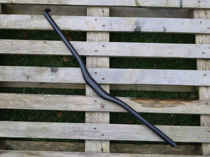 Mit 189,99 Euro ist der OneUP-Carbonlenker kein Schnäppchen. Ein guter Lenker aus leichtem Kohlenstoff kann sein Geld aber wert sein.