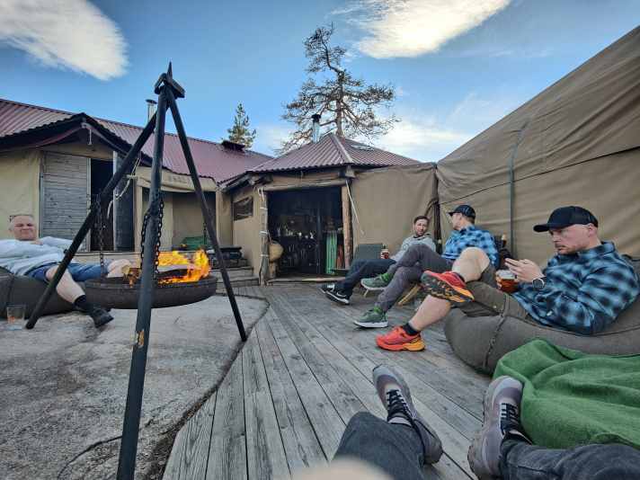 But you can also relax outside after your first ride on the e-bikes.