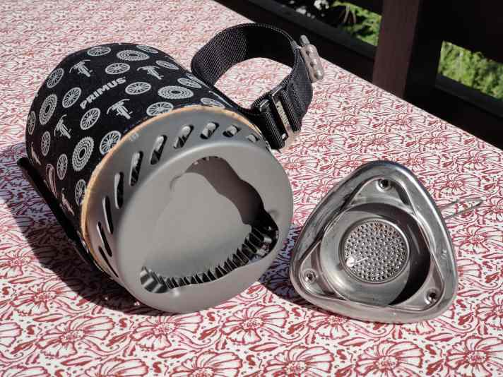 Dazu lässt sich der Brenner in den Wärmetauscher schrauben.