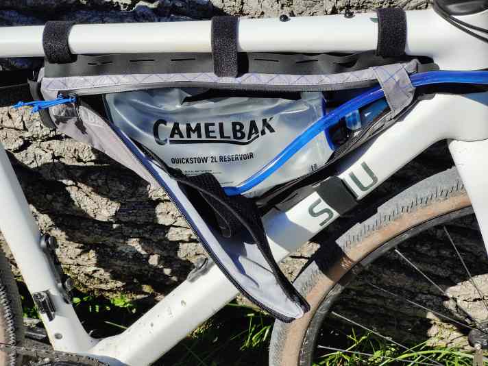 The centrepiece of the new Camelbak series: the frame bag with hydration bladder.