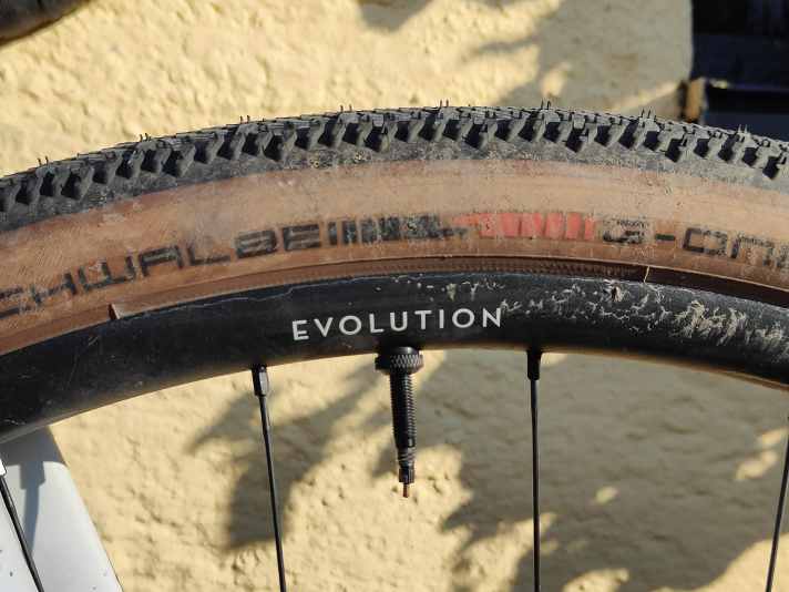 Newmen XR 25 aluminium wheels in combination with Schwalbe G-One RS.