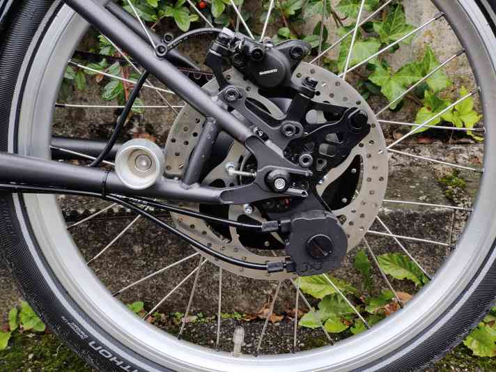 Unusual: The gear cables and the mechanics of the 3x3 gear hub are on the left-hand side of the frame.