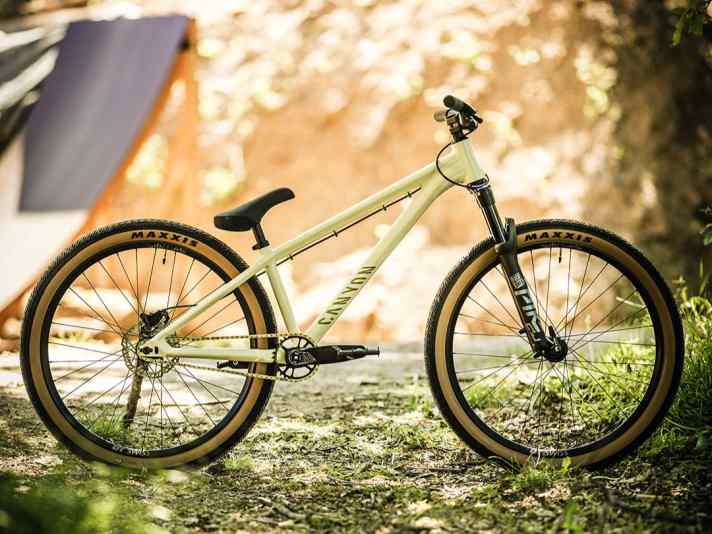 Old acquaintance with new details: The Canyon Stitched 360 enters its eleventh model year with a few updates.