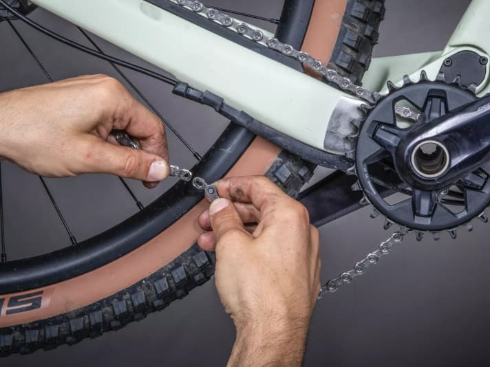 Entlasten der Kette macht’s leichter. 