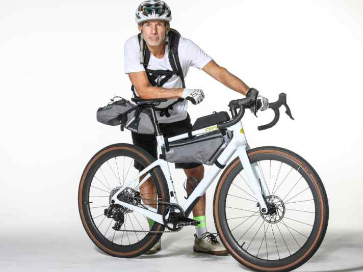 New to the gravel business: Dimitri Lehner is not in the mood for the greeting terror.