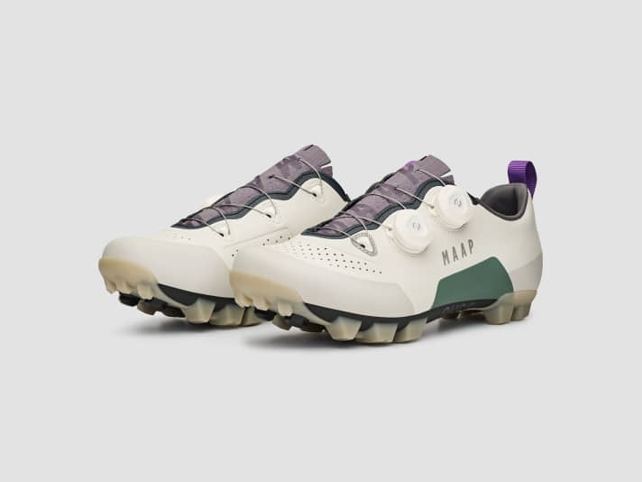 At 327 g per shoe, i.e. just under 660 g per pair, these MTB shoes are not particularly light.