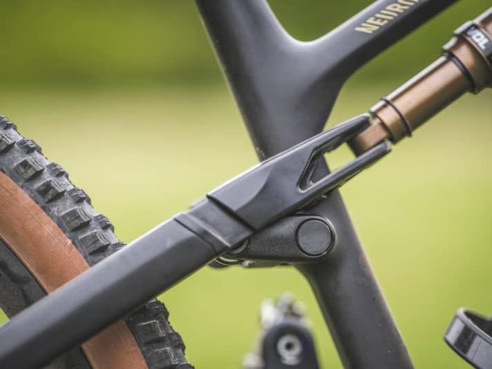 The rear bearings are additionally sealed with a cover and promise a long service life.