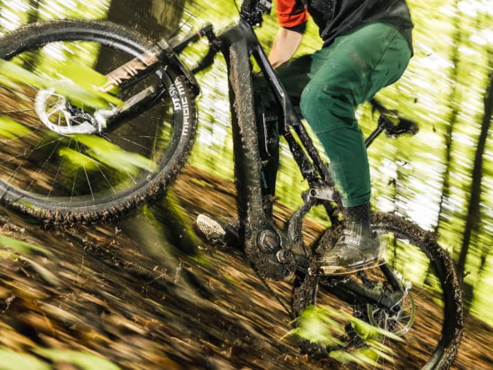 Full power or only moderate thrust. The AI in the new Bosch Performance SX takes the decision out of the rider's hands. This should save you having to press a boost button in tricky riding situations.