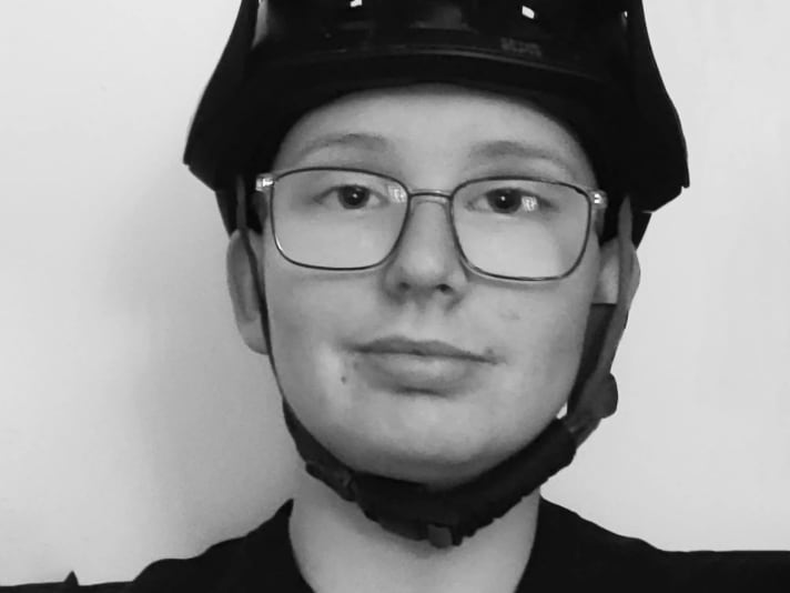 Moritz Böhlmann, BIKE long-term tester and schoolboy (15 years old, 80 kg, 176 cm), loves the technical trails in the deciduous forests of Lower Franconia.