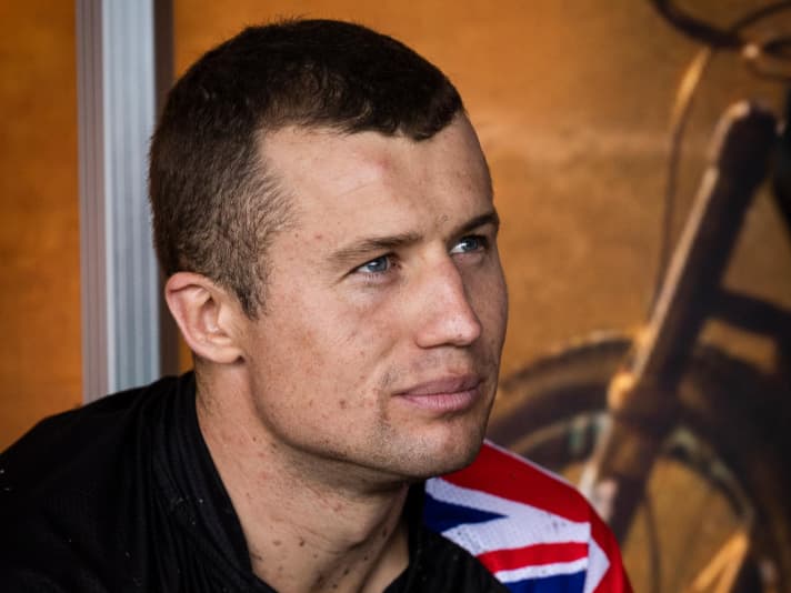 Charlie Murray, Specialized: Vor gerade mal sechs Jahren bestritt der 27-Jährige sein erstes Enduro-Rennen. Nach einigen Erfolgen bei der damaligen Enduro World Series kündigte er 2021 seinen Ingenieurs-Job und heuerte als Vollprofi bei Specialized an. Seitdem mischt der Neuseeländer die Weltspitze auf.