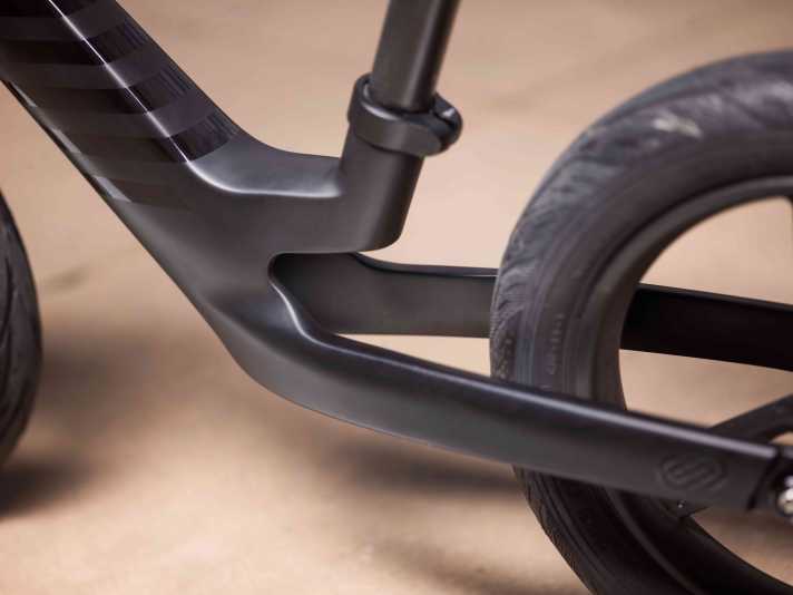 The material for the Giant PRE rCarbon comes from sustainable sources. The frame shape enables a low centre of gravity for easy handling.