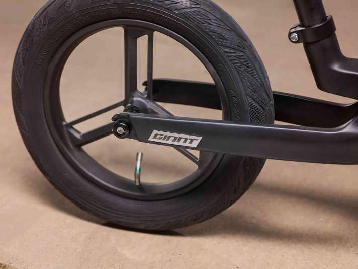 Même les roues de la roue Giant PRE rCarbon sont en fibre de carbone.