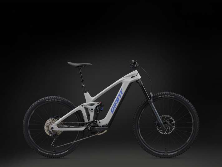 Das Einstiegsmodell Giant Reign Advanced E+ 2 kostet 6499 Euro.