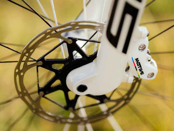 Sram motifs in matching colours, the rainbow colours should not be missing here either.