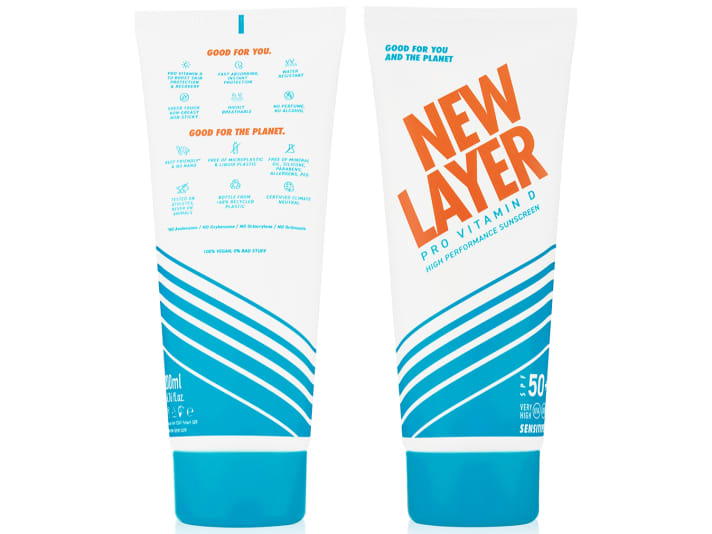 Für empfindliche Haut: Die New Layer Sonnencreme Sensitive verzichtet zudem auch auf Alkohol und Duftstoffe.