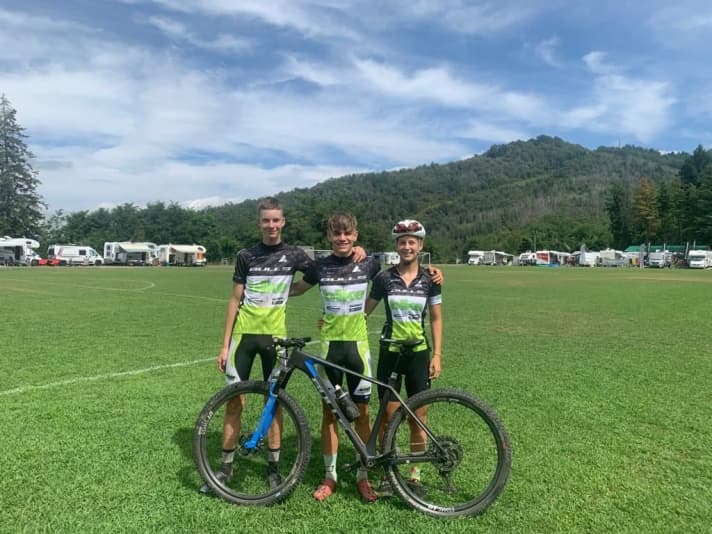 In der U15 wurde Nico von den Gastfahrern Emma Leupold und Benjamin Huber unterstützt.
