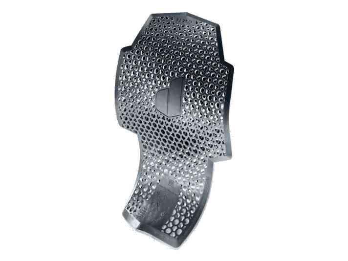 The flexible protector adapts to the back.
