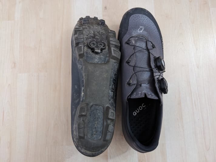 Das TPU-Sohlenprofil bietet auch abseits des Rades genug Grip.