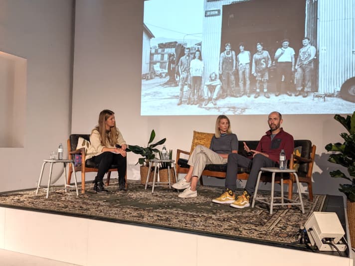 Lara Wittman (Gore, centre) and Matt Dwyer (Patagonia, right) agree: Gore's new membrane is better than ever and more environmentally friendly.