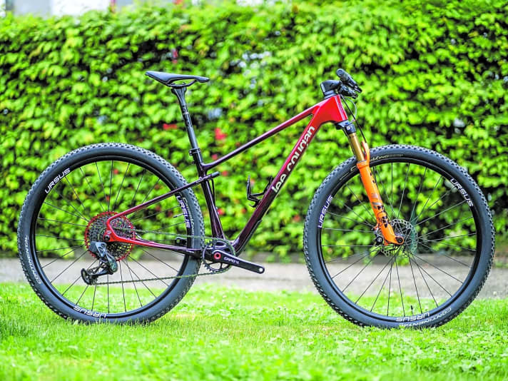 An exciting new MTB hardtail for 2023: the Lee Cougan Rampage Innova with minimalist rear suspension. 