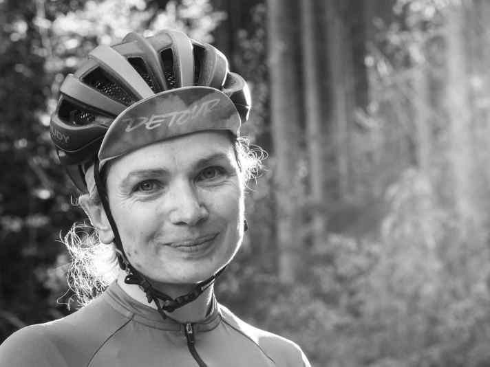 Sandra Schuberth - Editor and long-distance biker
