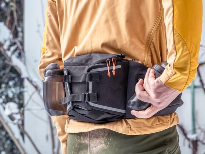 Mit etwas Übung sind die Magnetischen Flaschen gut zu greifen.