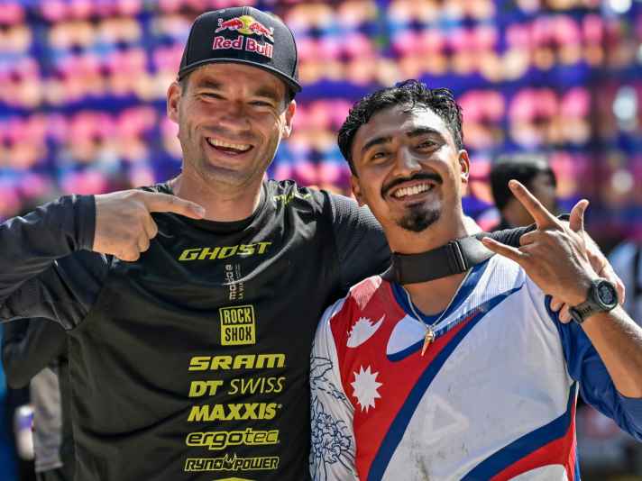 Nirav Shrestha (re) gewinnt eine Wildcard für das Cerro Abajo Valpariso in Chile.