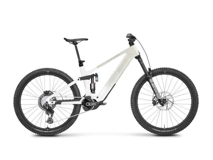 Ultimate suspension, carbon frame, AXS seatpost and wireless shifting for 6900 euros - the Rose Slab Plus X0 offers excellent value for money.