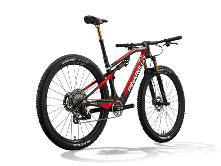 The Pinarello Dogma XC is the first full-suspension mountain bike from the Italian cult manufacturer.
