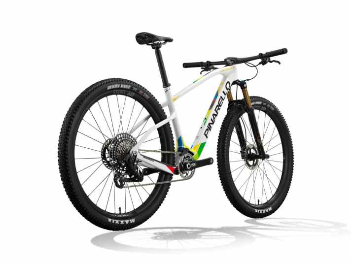 Pinarellos Antwort auf besonders schnelle Cross Country-Strecken ist das neue Dogma XC Hard Tail.
