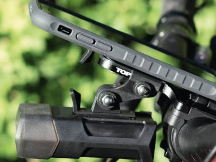 Topeak Mobile Powerpack 6000, ca. 70 Euro: Eine Verdreifachung der Akku-Laufzeit sollte mit dem 6000-mAh-Akku drin sein. Besonders clever wird der Topeak-Akkupack, wenn er an der GoPro-Halterung unter dem Smartphone befestigt wird.