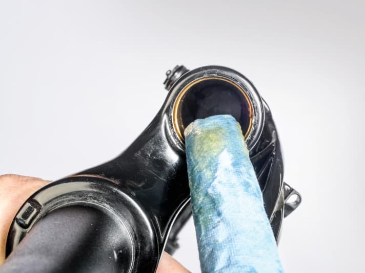 Blockage: Excess grease is best removed with a soft cloth.