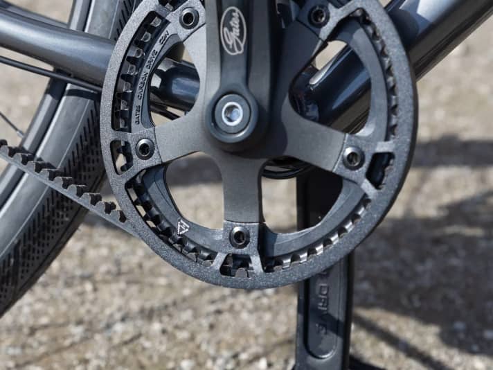 Among other things, the CDN belt and plastic pulley contribute to a favourable overall price.
