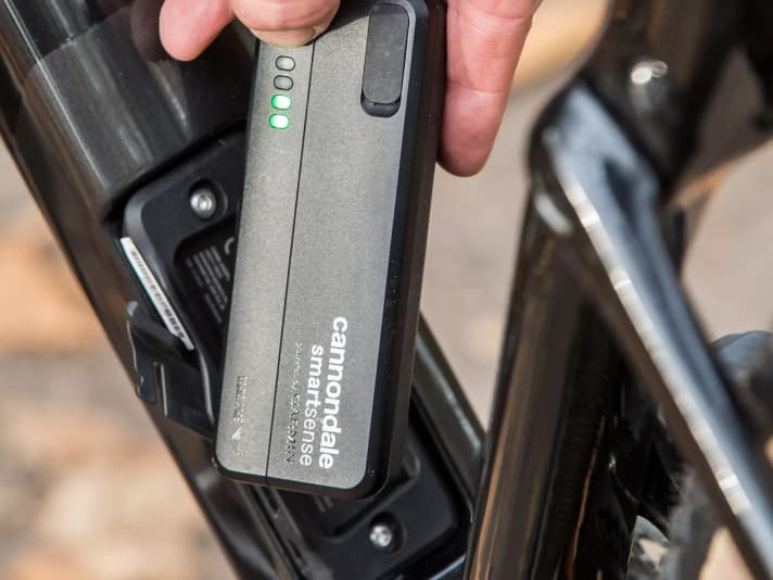 The "Cannondale Smart Sense" system triggered mixed feelings due to its false alarms and short battery life.