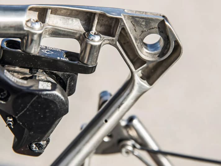 Nothing is impossible: the complex structure of the hollow rear dropout would not be realisable without 3D printing.