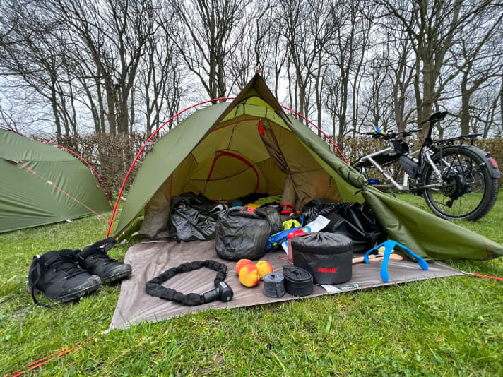 After the long day's stages, the tent was pitched every evening.