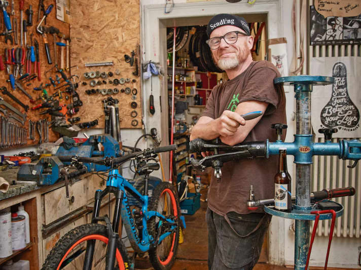 Mario Kaaf, früherer Radkurier und Inhaber des Radshops Ritzelkitzel mit Werkstatt im Münchner Süden