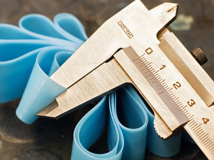 Der Umfang der Felge verringert sich mit einem dünnen Felgenband um wenige Millimeter.