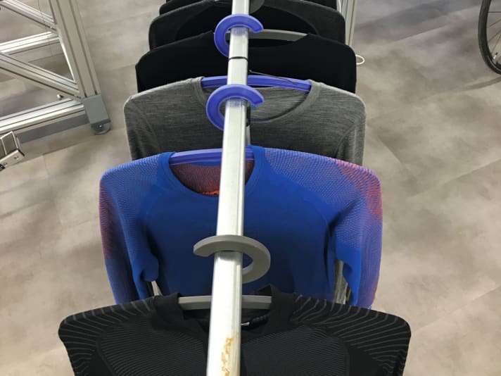 Elf Langarm-Unterhemden im ausgiebigen MYBIKE-Test