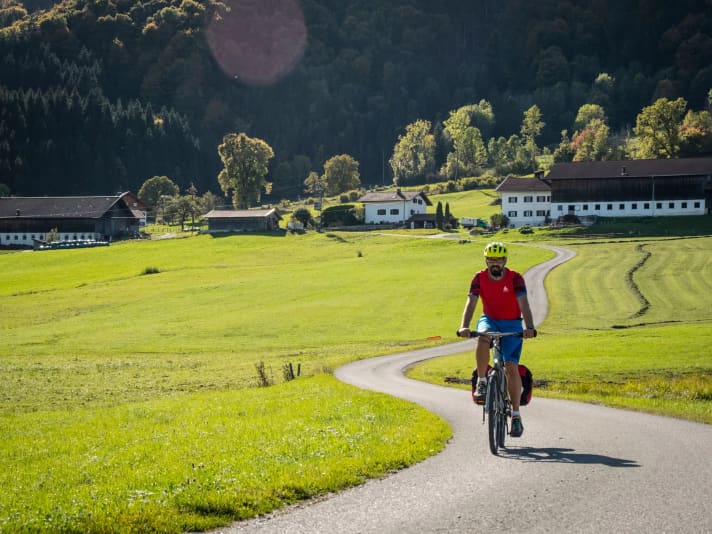 This is how "hamlet" works: Hinterbraunau has only a dozen inhabitants