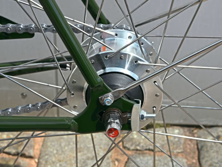 Was für ein fantastischer Lack! Und die Kette kann dank integrierter Spanner immer auf Spannung gehalten werden.