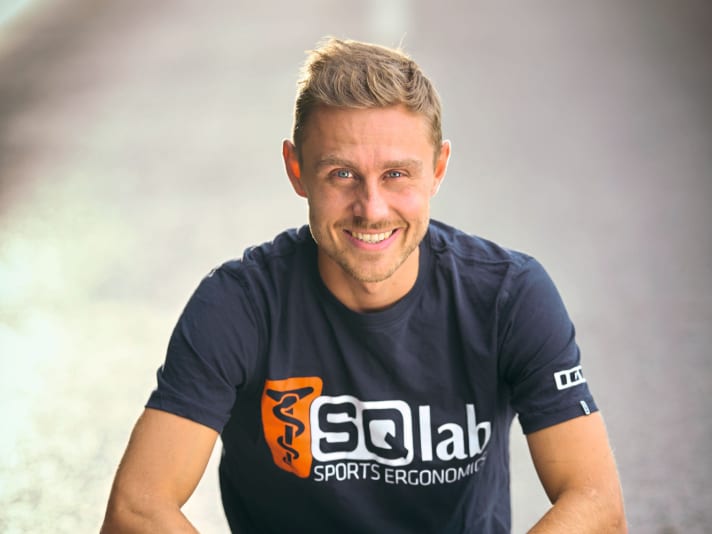 Ergonomics expert Max Holz from SQlab is not only a master in the field of biomechanics, he also benefits from many thousands of kilometres in the saddle as an MTB professional.